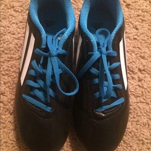 Adidas soccer cleats size 5.5